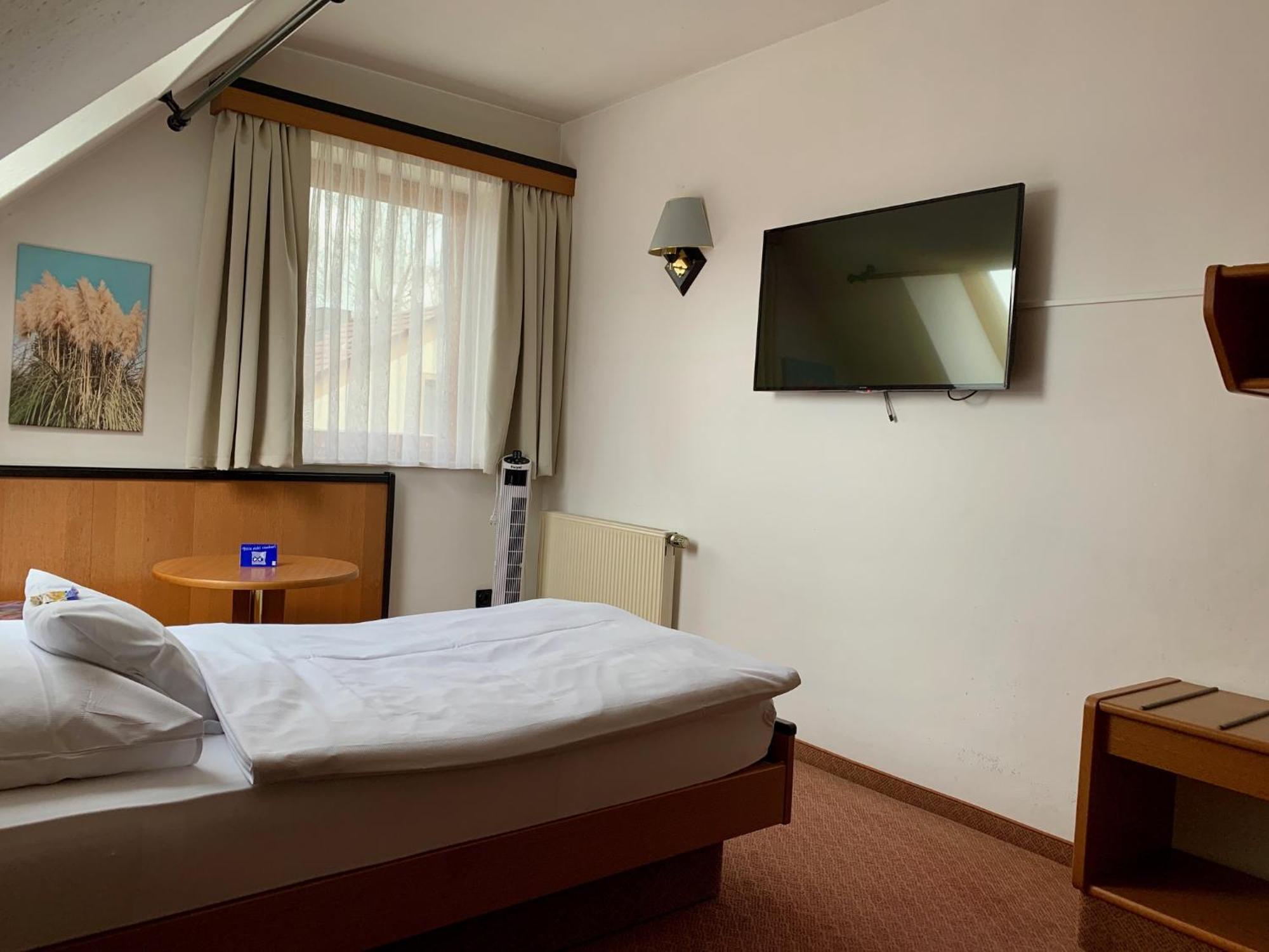 Hotel Seebach Großenseebach Екстериор снимка
